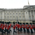 Queen Elizabeth needs to boost income, U.K. lawmakers say