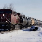Record Grain Crop Stuck on Prairie as Railways Tap Oil