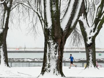 Mild spring with some wintry blasts predicted for most of Canada: Weather Network